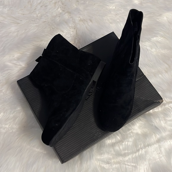 Black boots - Picture 2 of 12